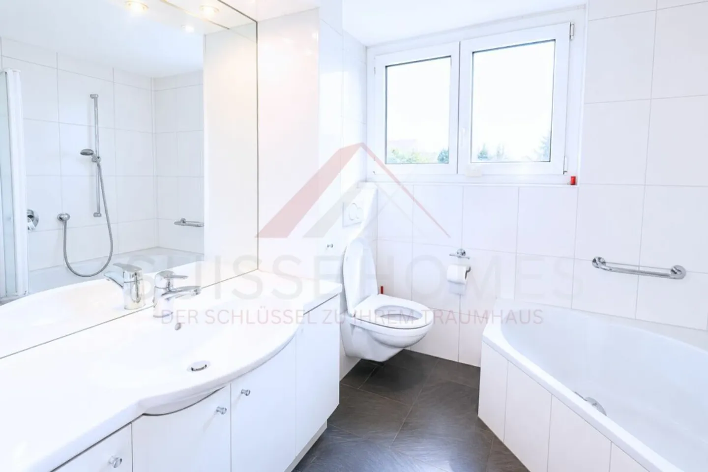 Dreamlike Lake View at Lake Biel 8.5 Room House with Pool and 1,443 m² Plot - Photo 19 of 22