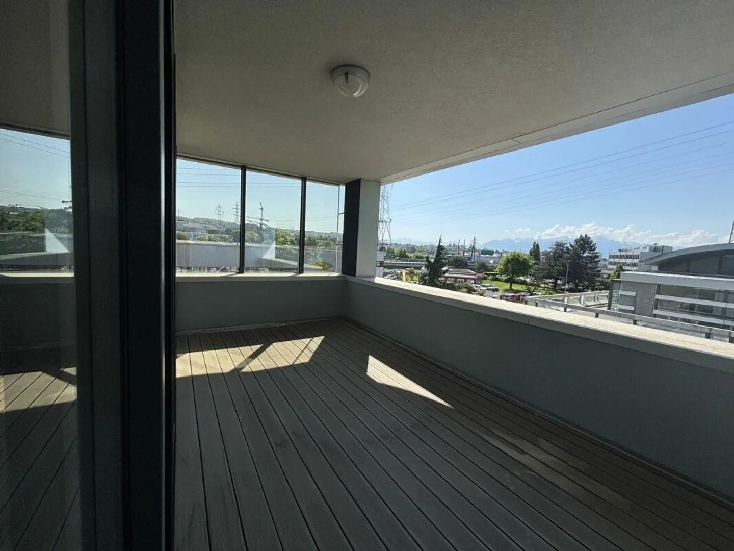 Wunderschöne möblierte Büros von 270 m2 mit Terrasse zur Miete in Cri... - Foto 5 von 9