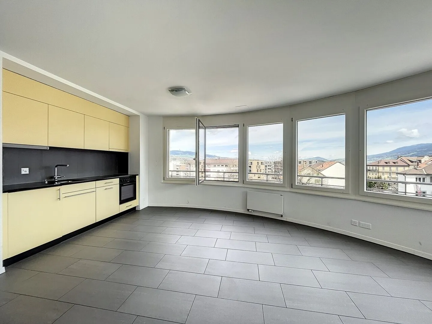 Charmant appartement 2.5 pièces - Photo 2 sur 6