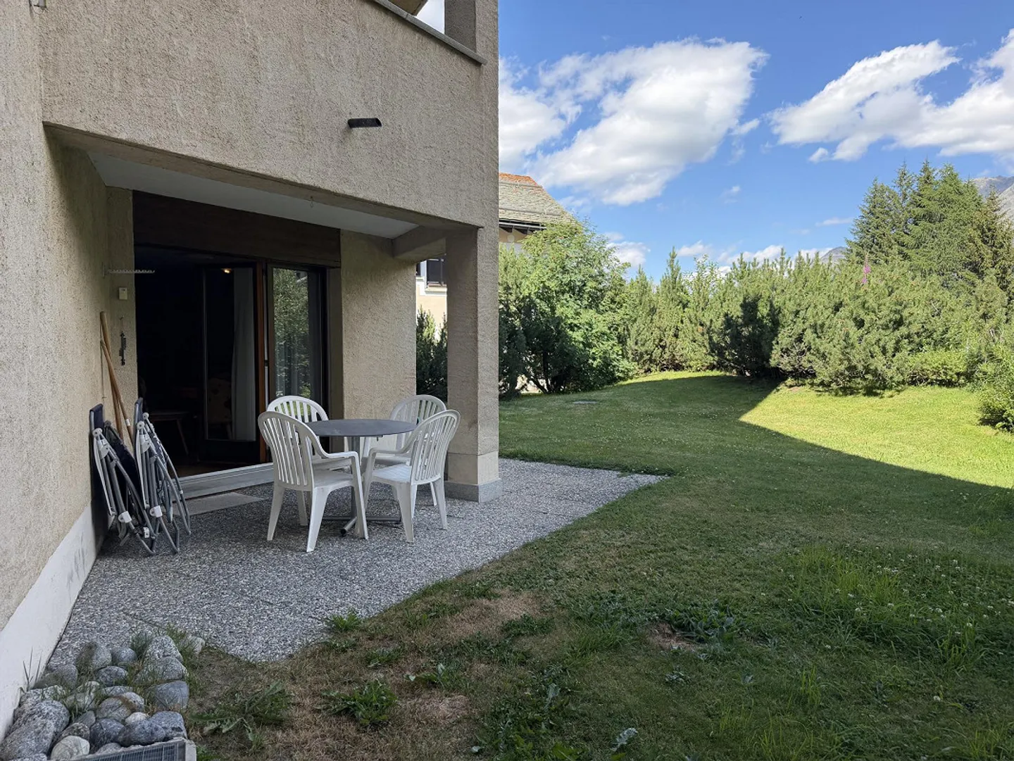 Exclusive furnished 2-room garden apartment | Ready for immediate occupancy - Photo 1 of 19
