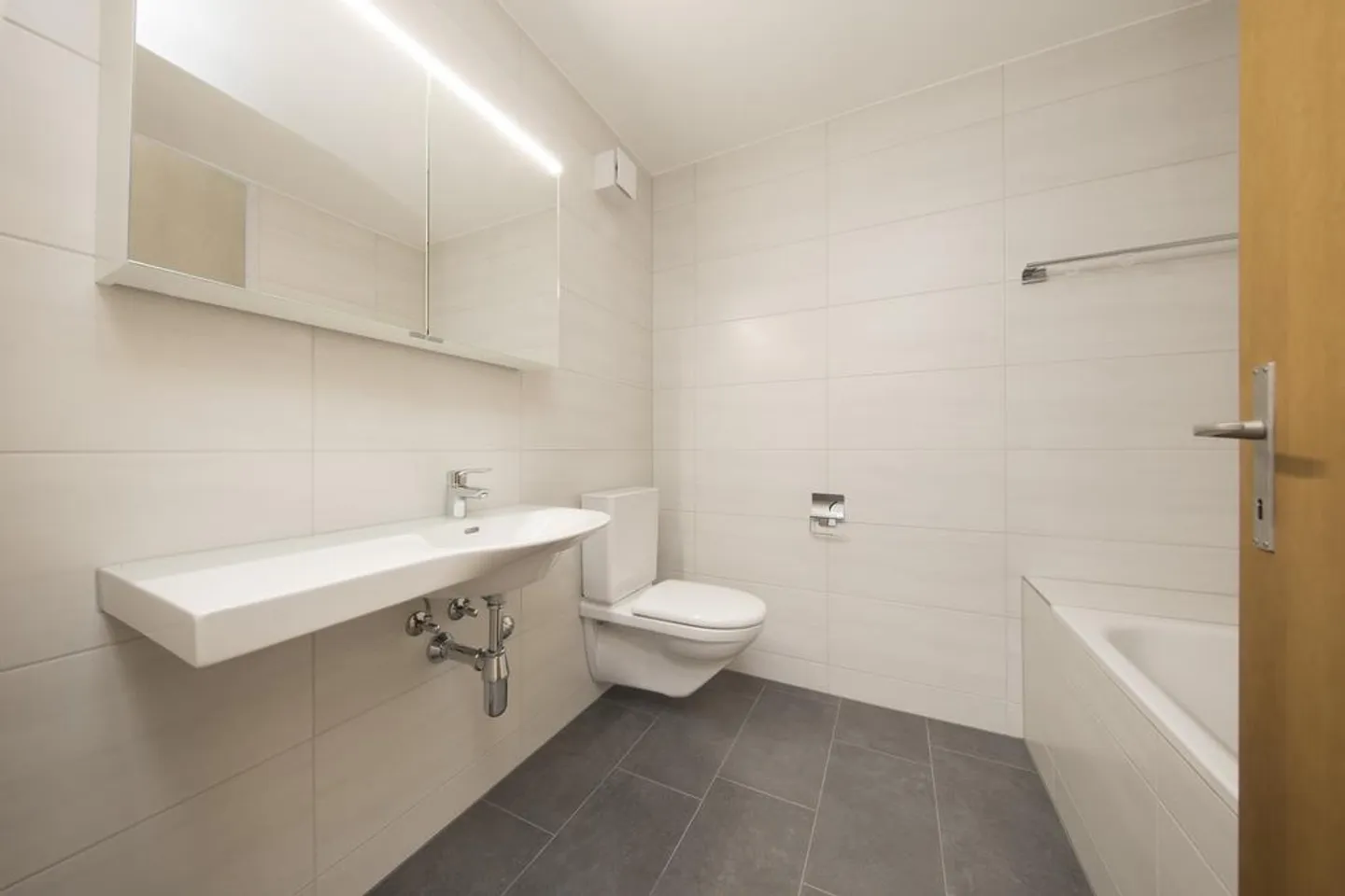 Ici, vous trouverez plus pour moins cher ! - Photo 4 sur 11