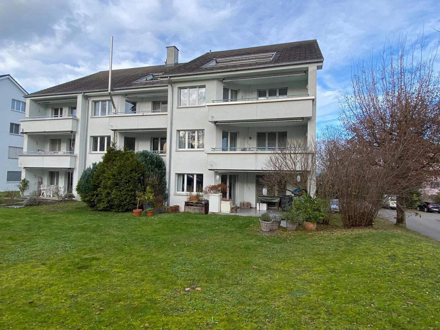 Ampio appartamento di 4,5 stanze con camino vicino al lago! - Foto 1 di 10