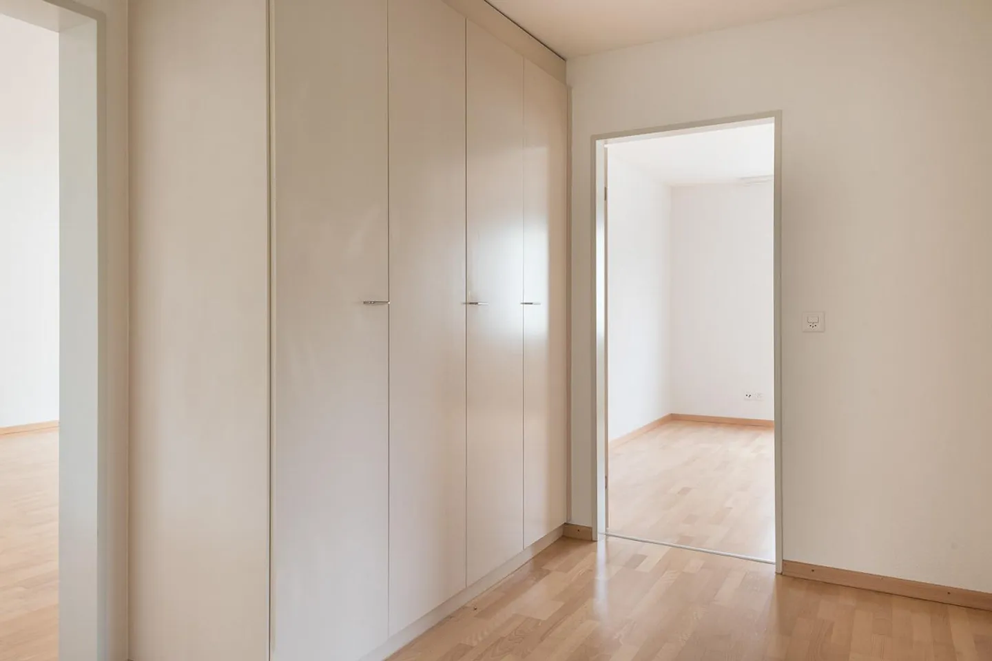 Ampio appartamento di 4,5 stanze vicino al centro! - Foto 8 di 9