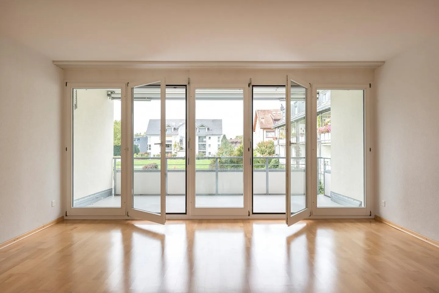 Ampio appartamento di 4,5 stanze vicino al centro! - Foto 2 di 9