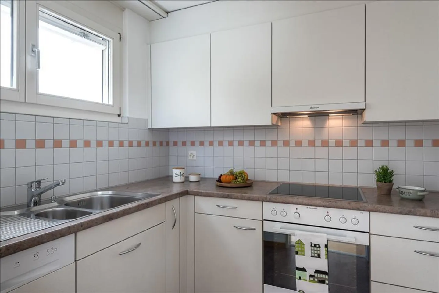 Ampio appartamento di 4,5 stanze vicino al centro! - Foto 3 di 9