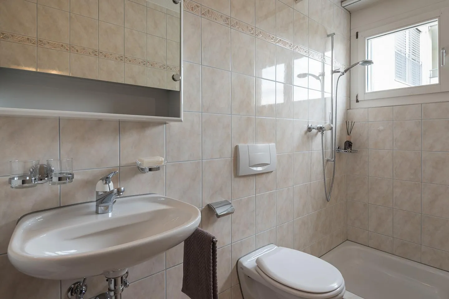 Ampio appartamento di 4,5 stanze vicino al centro! - Foto 5 di 9