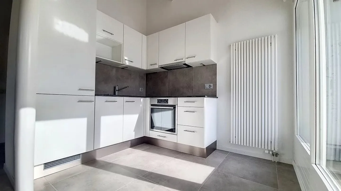 Charmant Appartement en Attique à Sion - Photo 2 sur 8