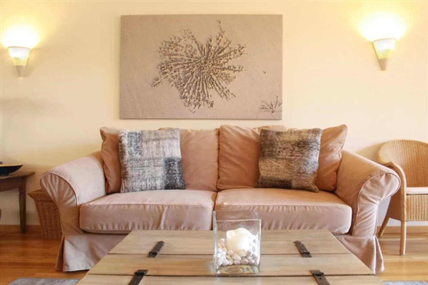 LOC 76 - AMBASSADOR A - Photo 4 of 20