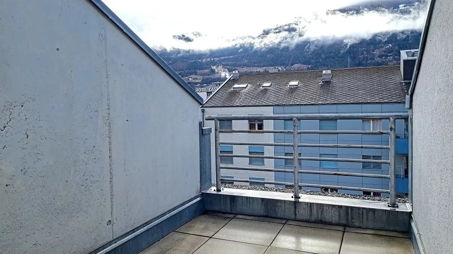 Charmant Appartement en Attique à Sion - Photo 7 sur 8
