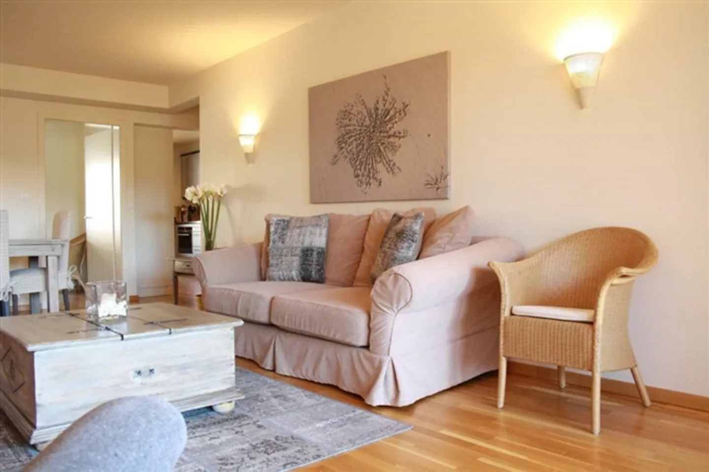 LOC 76 - AMBASSADOR A - Photo 2 of 20