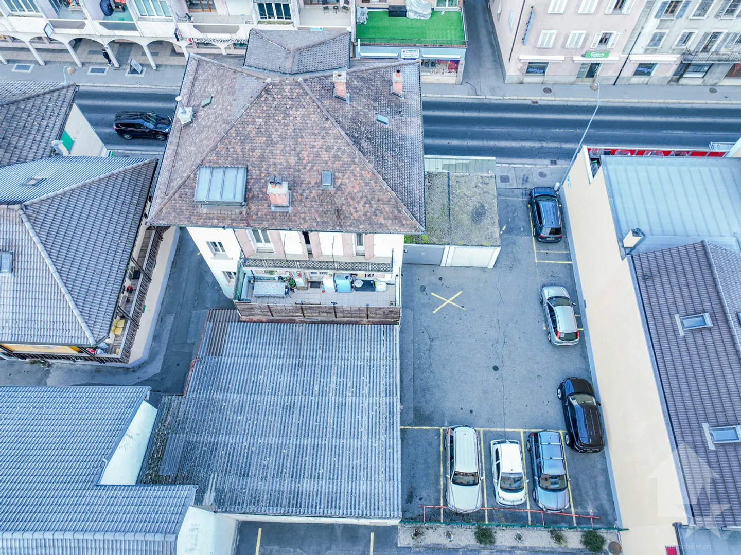 Proprietà detenuta come investimento finanziario con due depositi nel cuore di Saxon - Foto 3 di 21