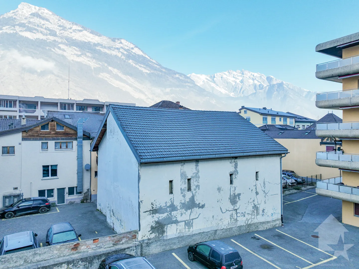 Proprietà detenuta come investimento finanziario con due depositi nel cuore di Saxon - Foto 4 di 21