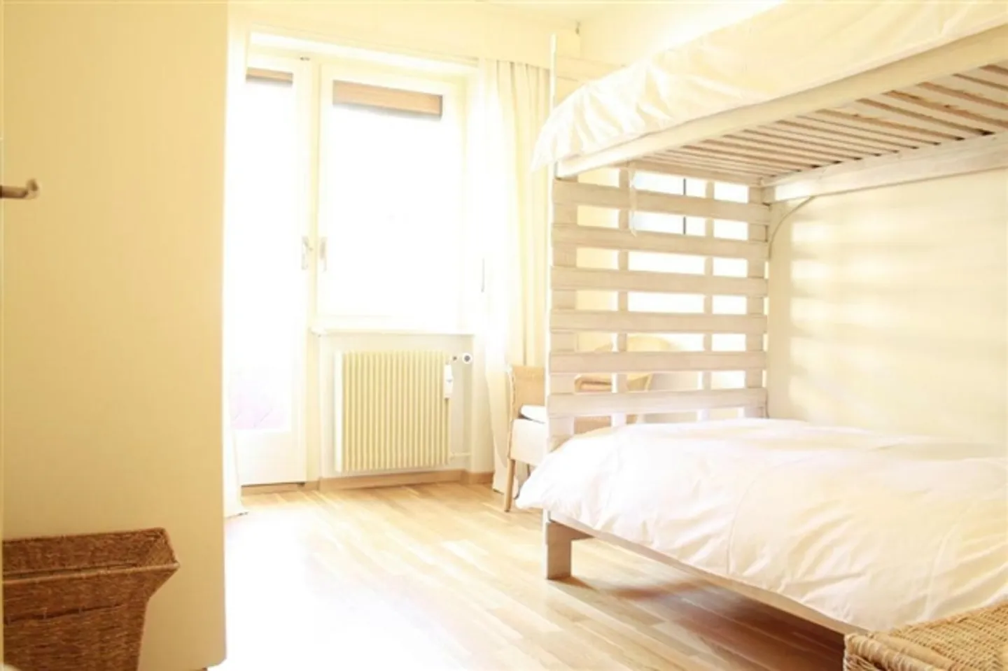 LOC 76 - AMBASSADOR A - Photo 16 of 20