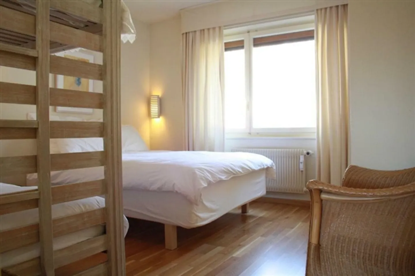 LOC 76 - AMBASSADOR A - Photo 19 of 20