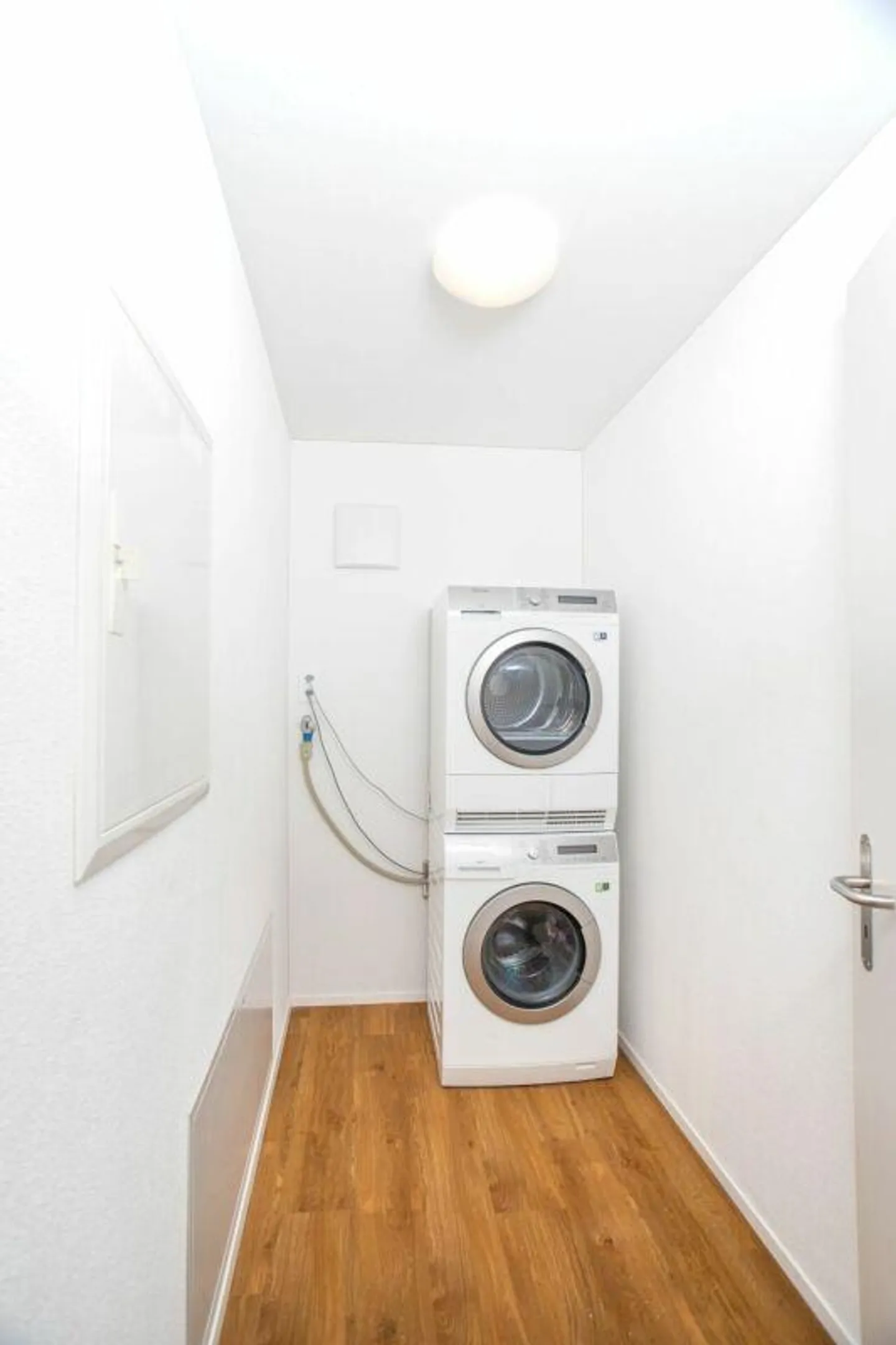 Appartamento luminoso con grande balcone - Foto 10 di 12