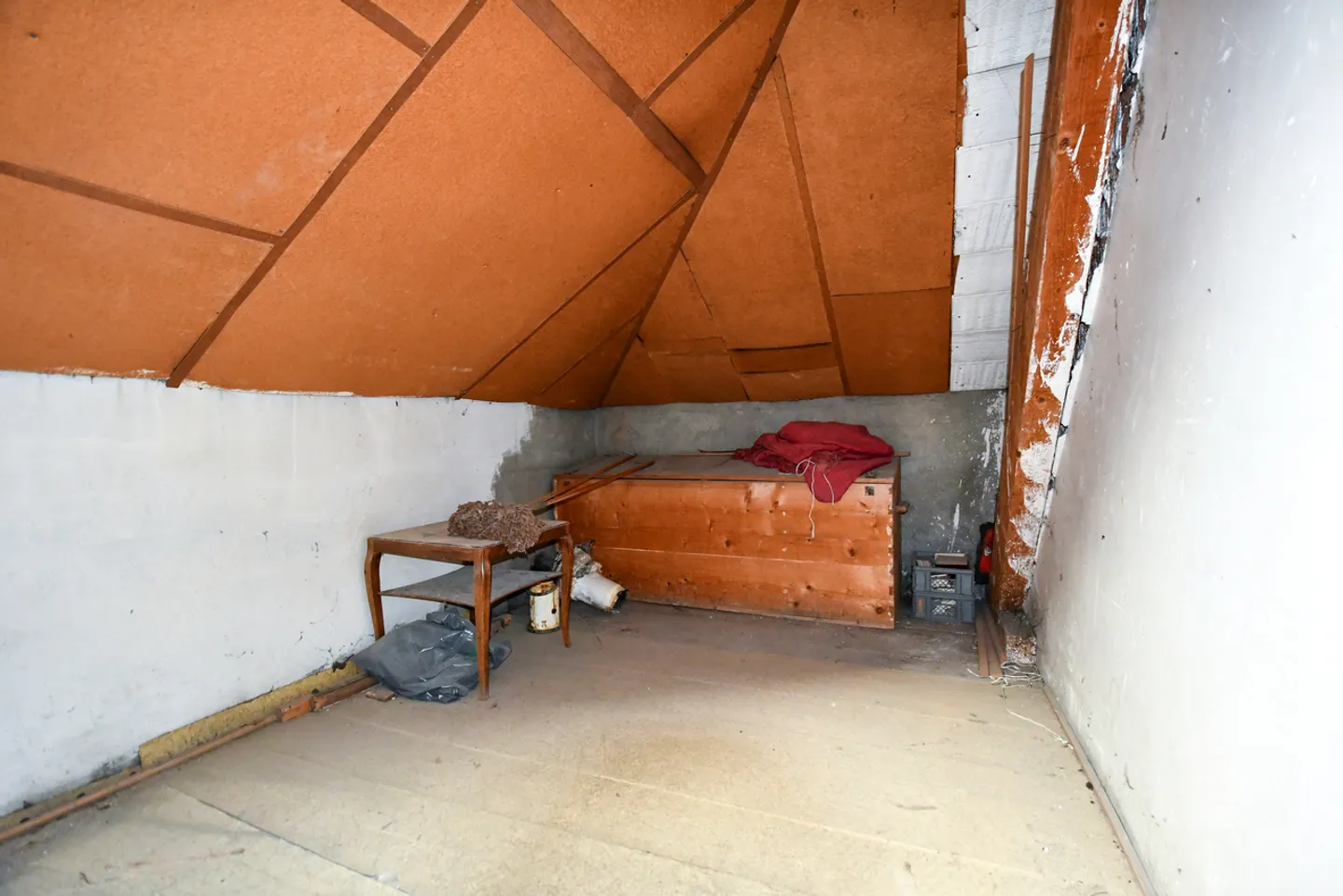 Proprietà detenuta come investimento finanziario con due depositi nel cuore di Saxon - Foto 17 di 21