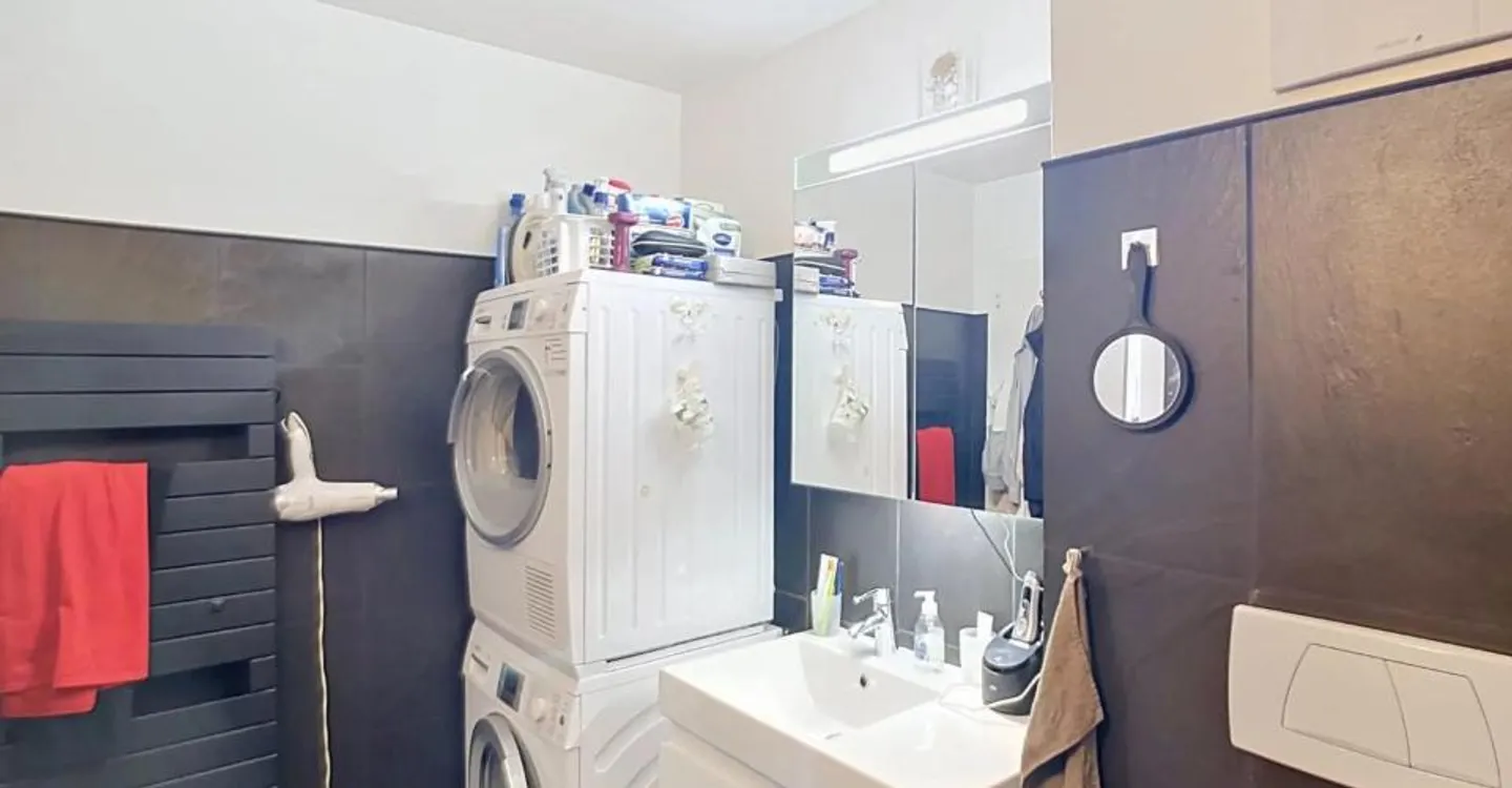 Appartement Charmant avec Vue Lac - Photo 6 sur 12
