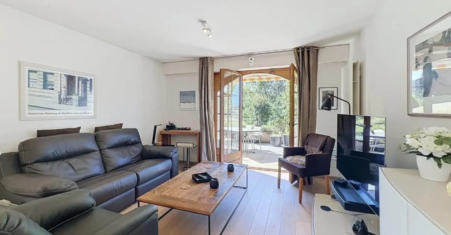 Appartement Charmant avec Vue Lac - Photo 11 sur 12