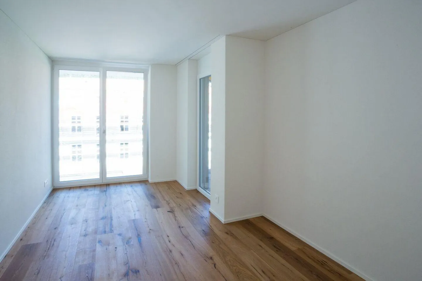 Moderne 3.5-Zimmer-Wohnung mit Balkon - Foto 6 von 10