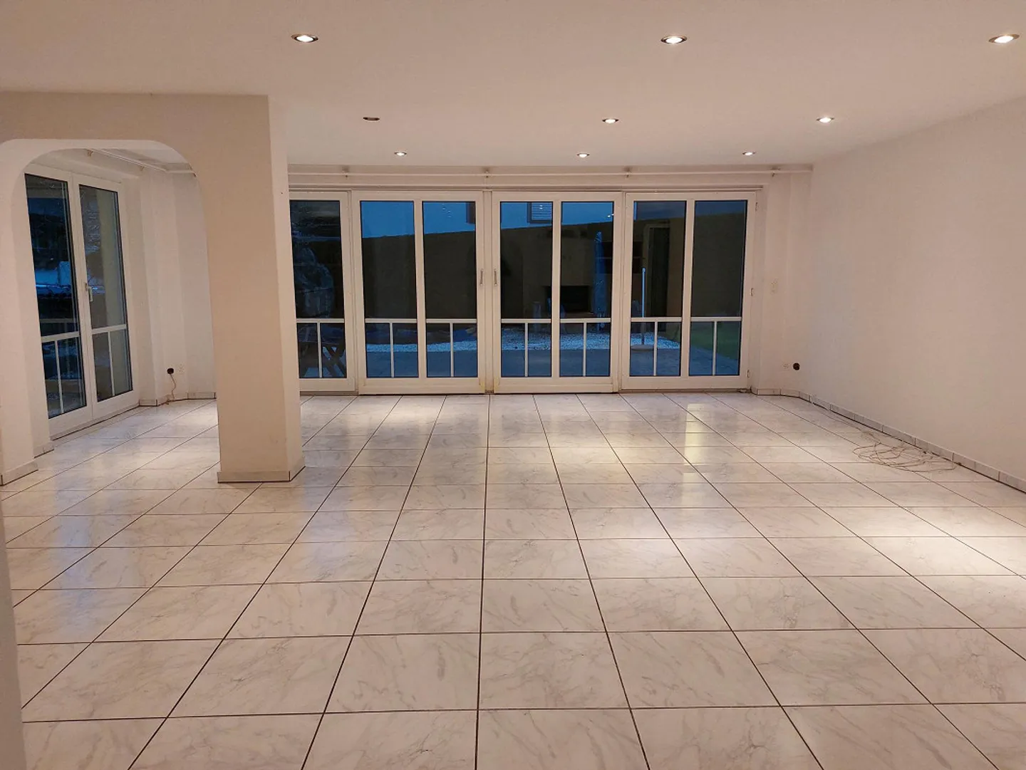 Mehrfamilienhaus mit Potential/Gewerbenebenbau/Bauland - Foto 4 von 14