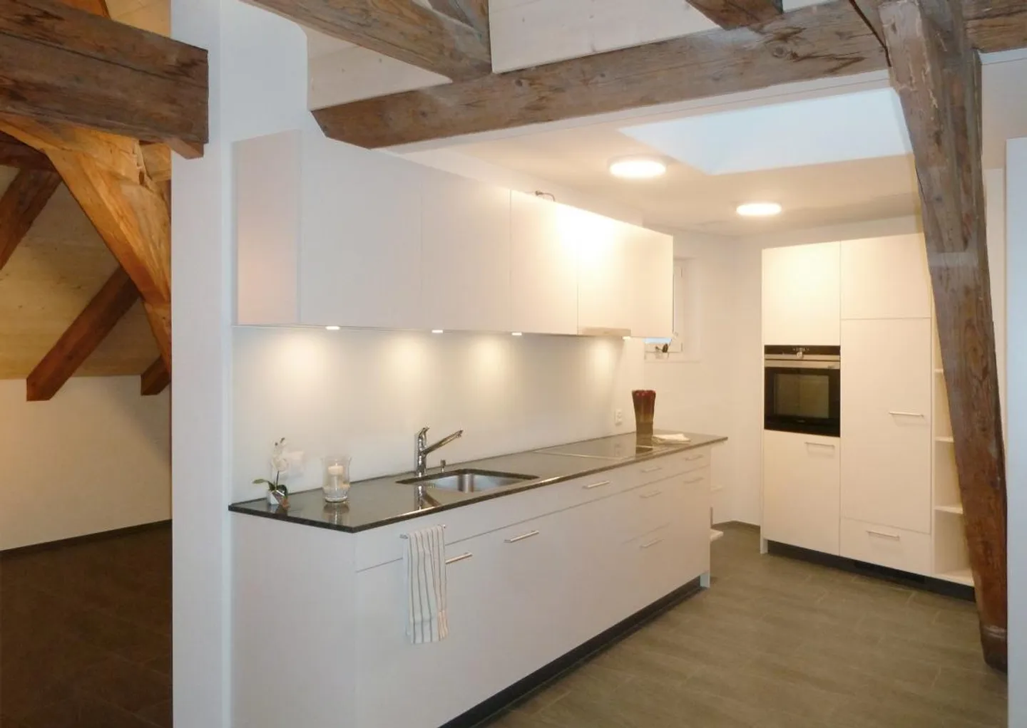 Möblierte 4.5 Zimmer-Wohnung in Sattel - Foto 3 von 11