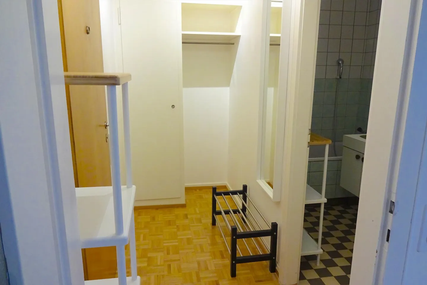 Beautifully furnished studio near Badischer Bahnhof - Photo 2 of 7