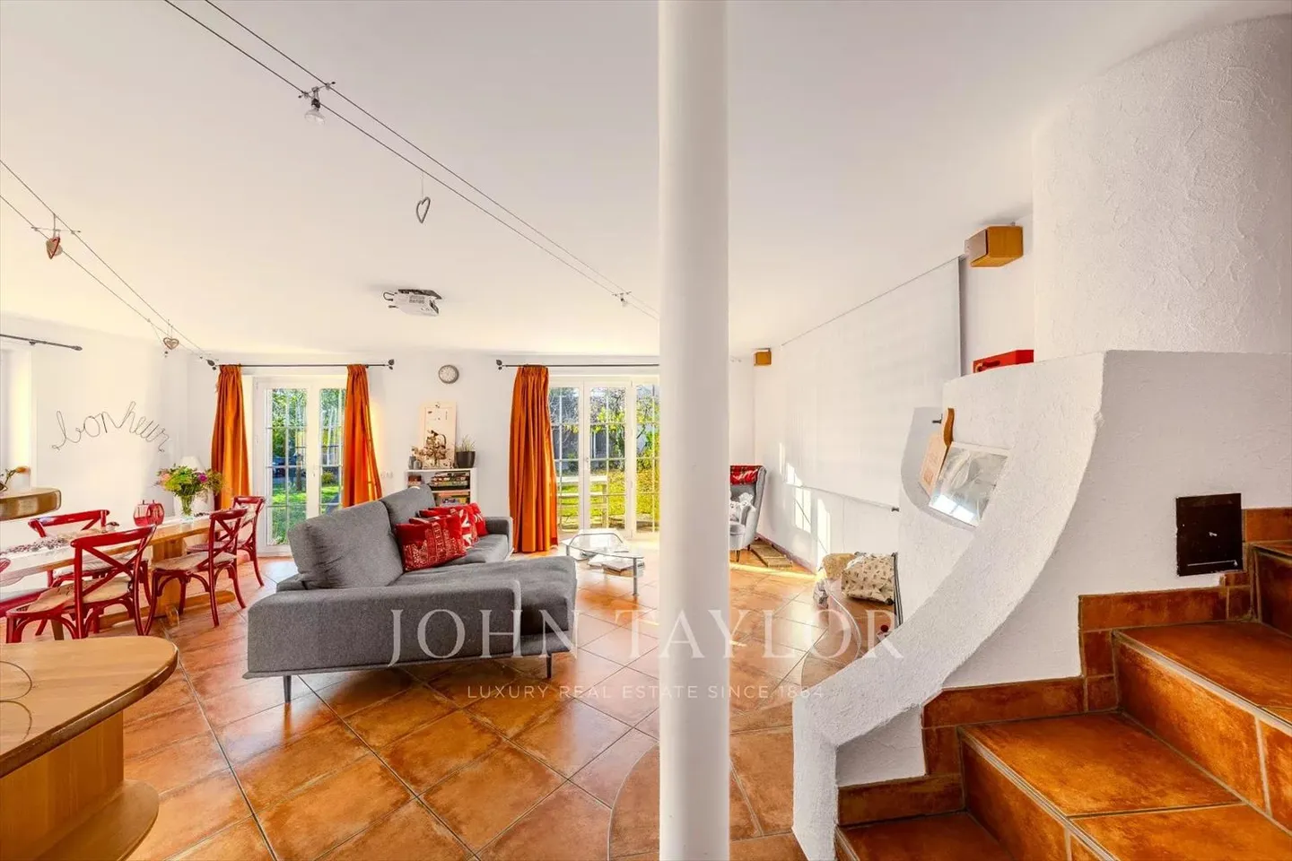 Élégante villa jumelle dans un quartier très prisé de Coppet - Photo 3 sur 12