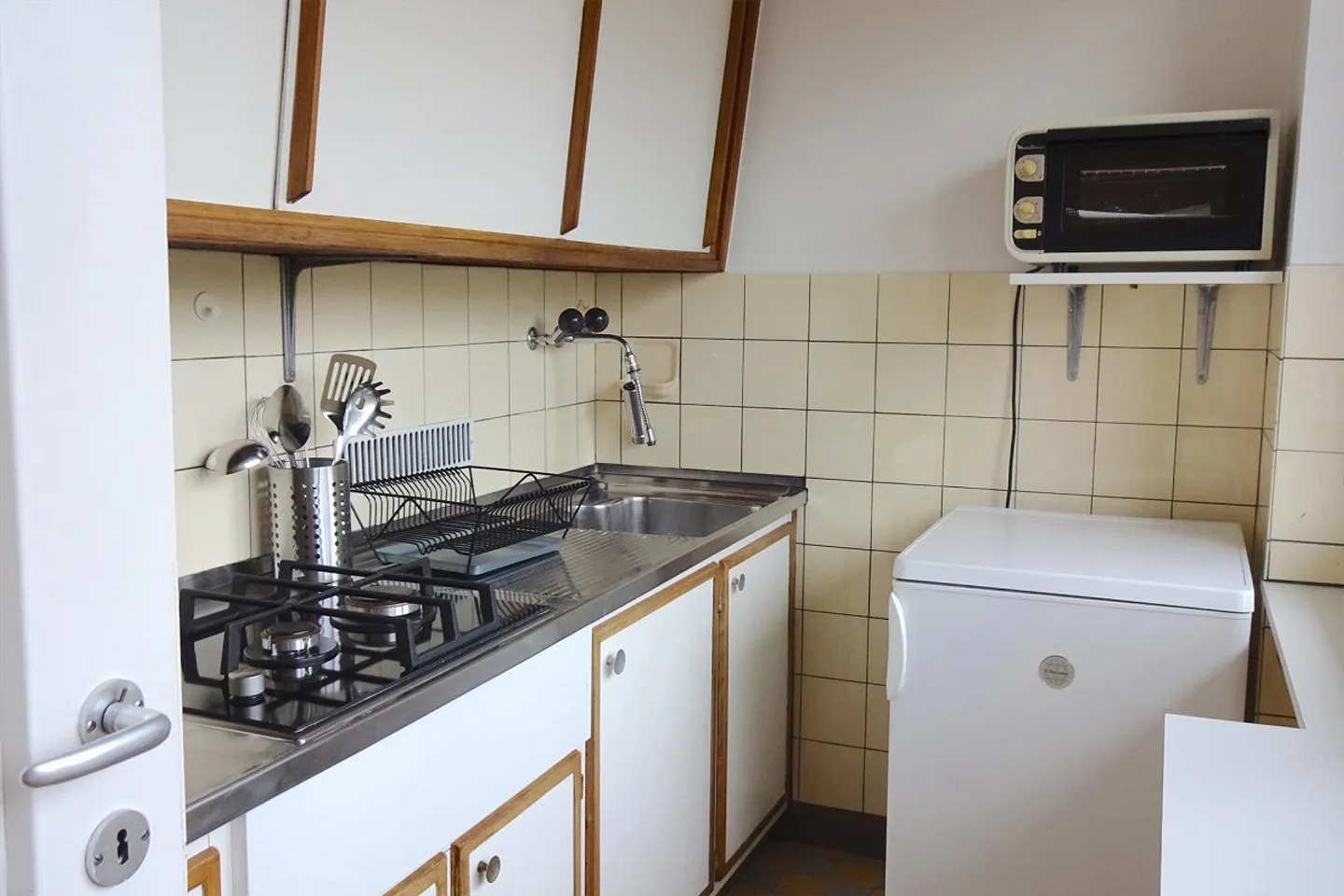 Beautifully furnished studio near Badischer Bahnhof - Photo 5 of 7