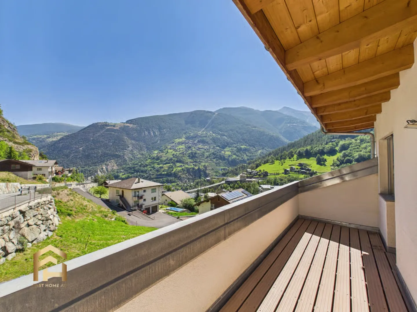 Appartement sous les combles de 2,5 pièces à Stalden avec ascenseur et vue panoramique - Photo 7 sur 13