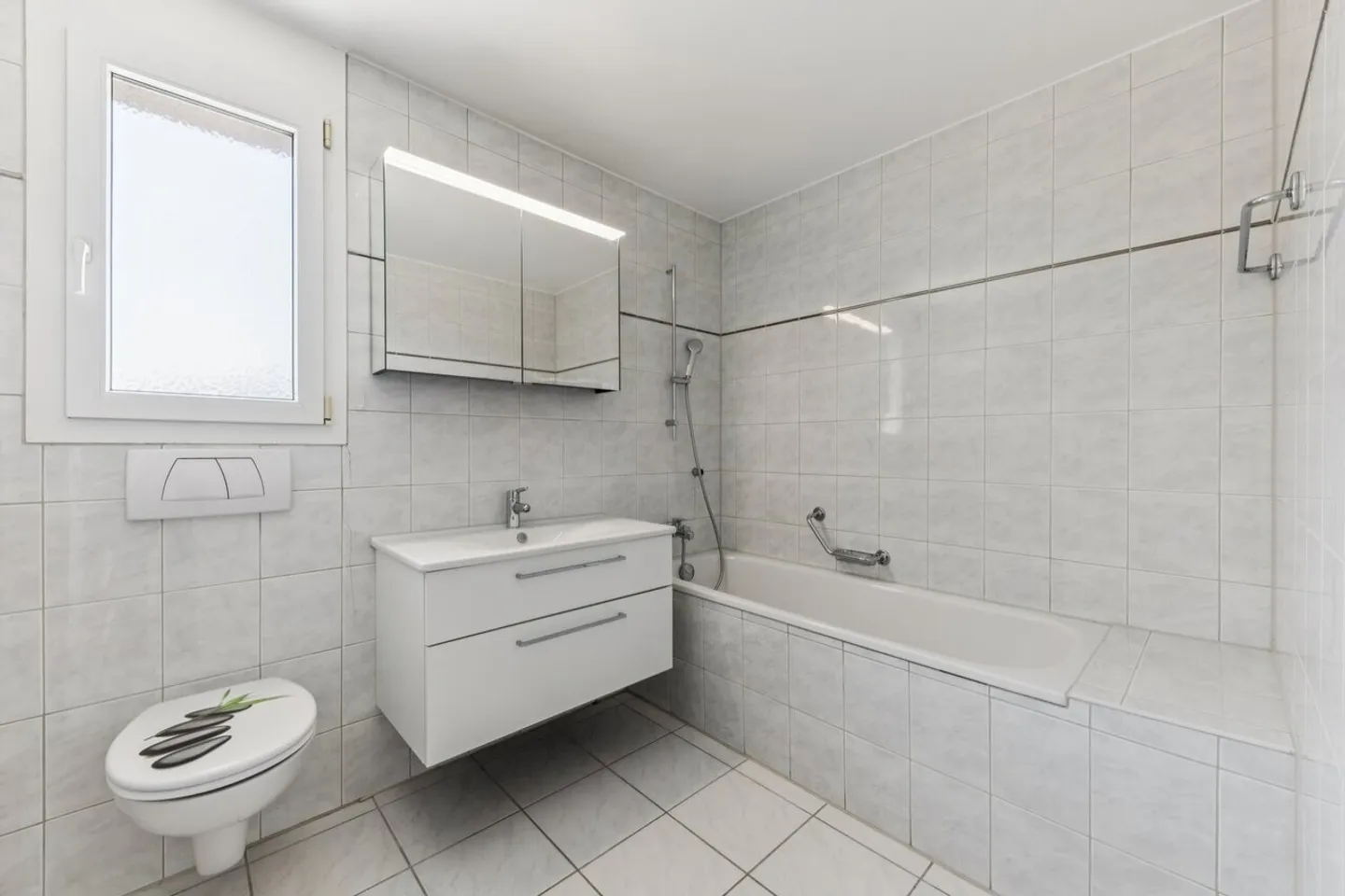 Appartement spacieux avec terrasse - Photo 6 sur 13