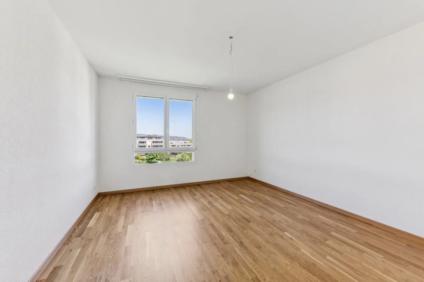 Appartement spacieux avec terrasse - Photo 9 sur 13