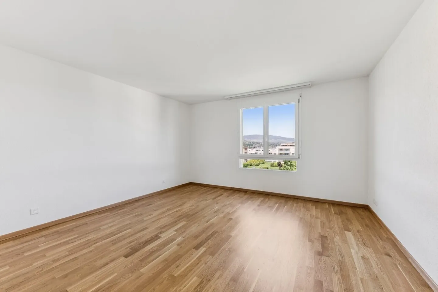 Appartement spacieux avec terrasse - Photo 10 sur 13