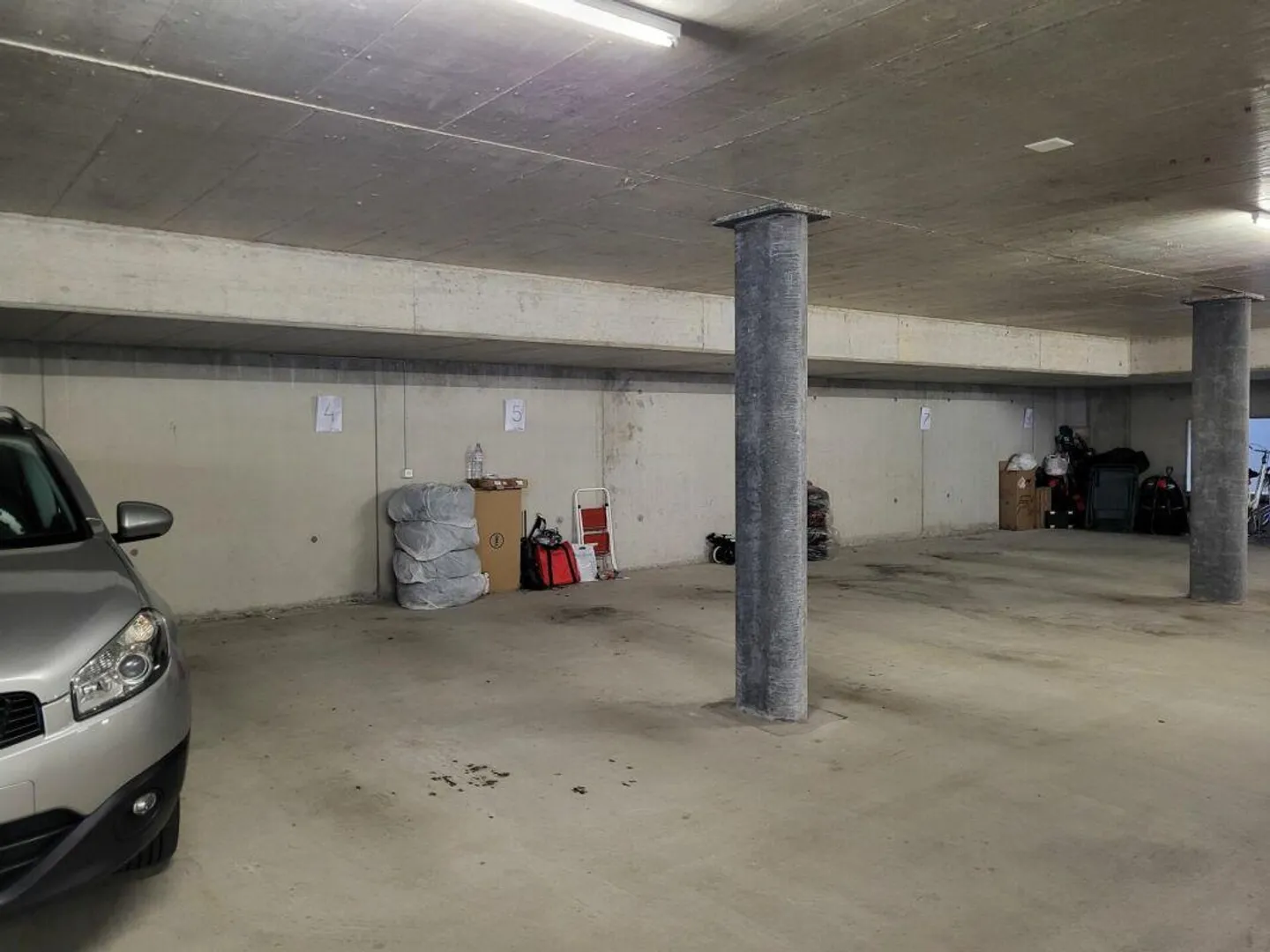 Parking space in underground garage - Photo 1 of 1