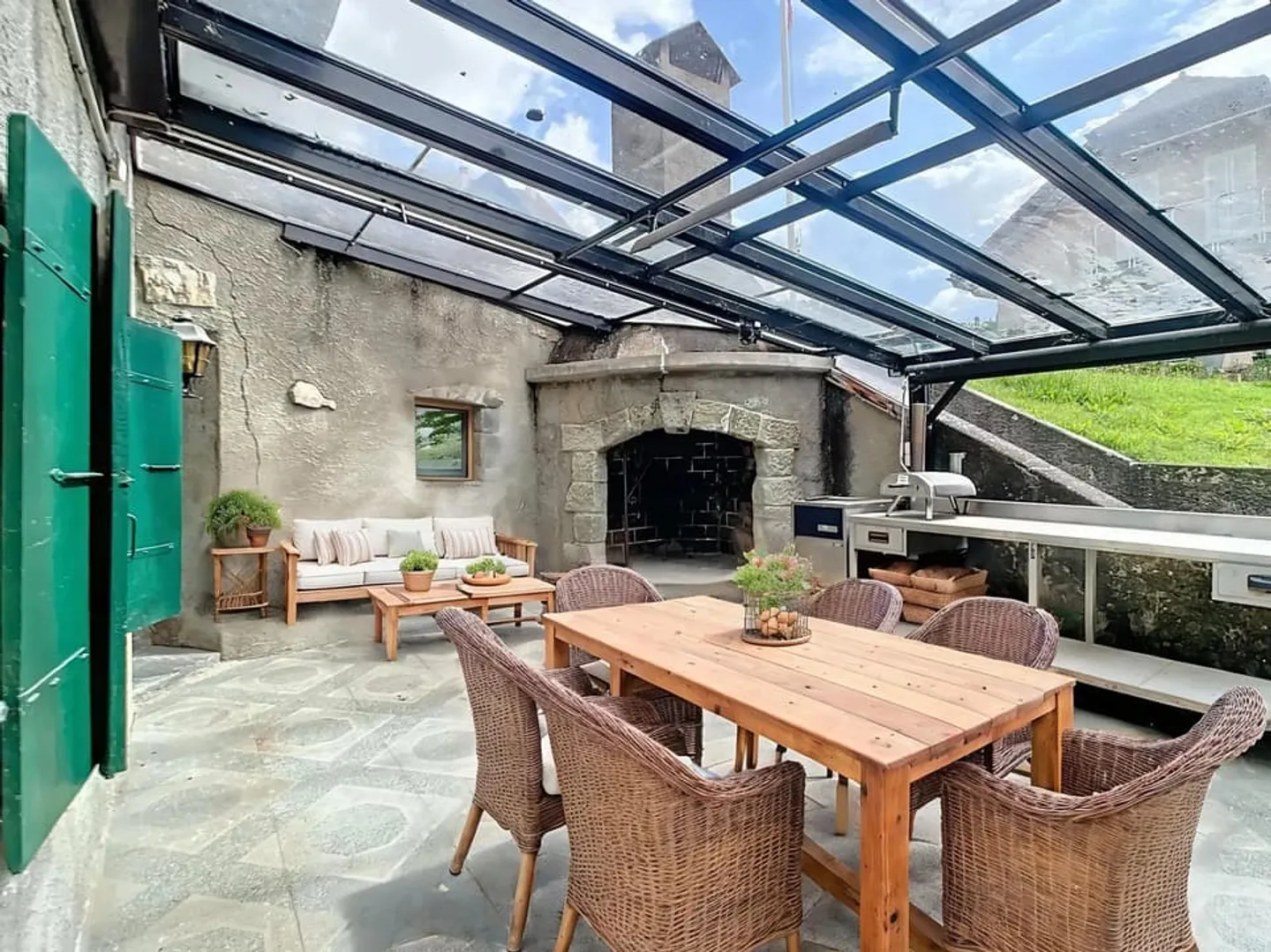 Charming house in a quiet area with garden - Photo 5 of 8