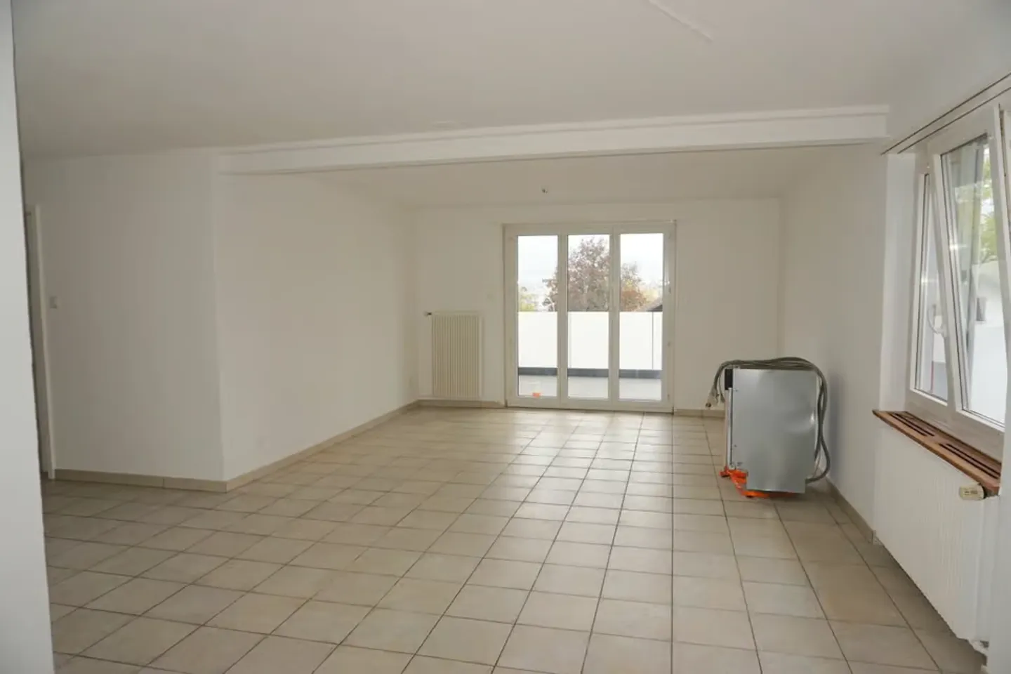 Appartement moderne avec jardin - Photo 5 sur 12