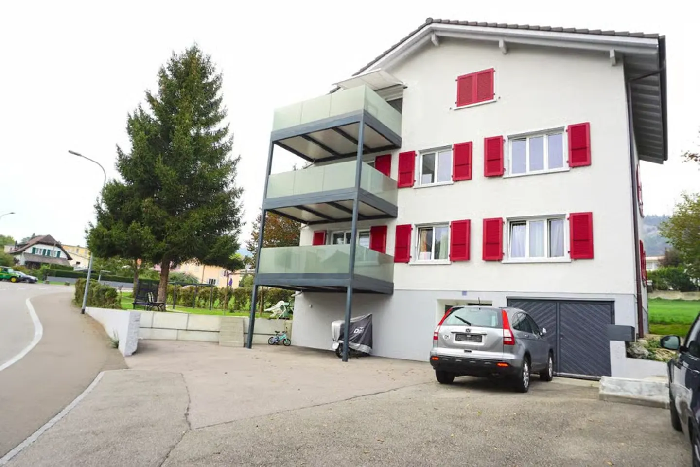 Appartement moderne avec jardin - Photo 3 sur 12