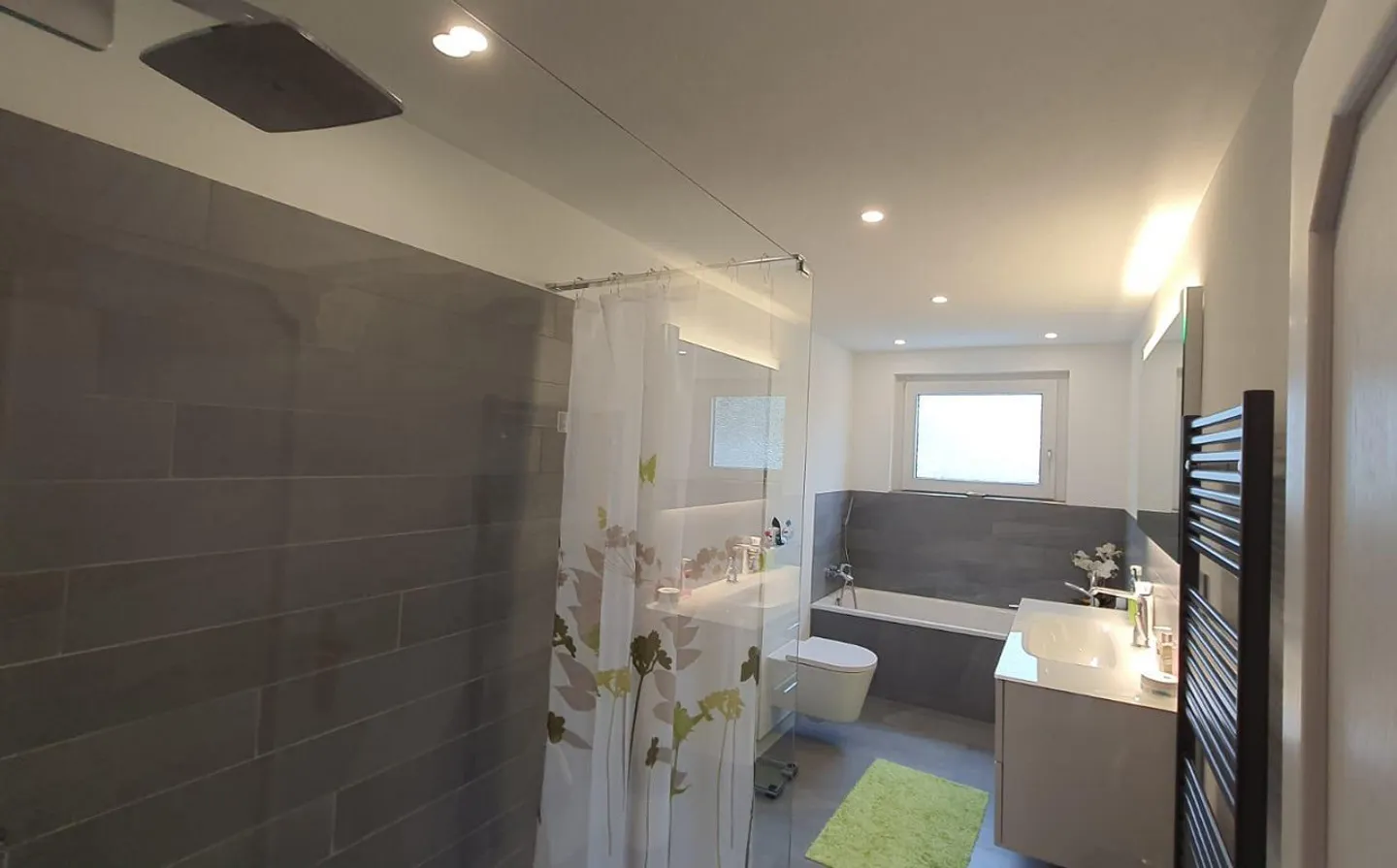 Dans une maison bifamiliale avec intimité et vue dégagée - Photo 10 sur 17
