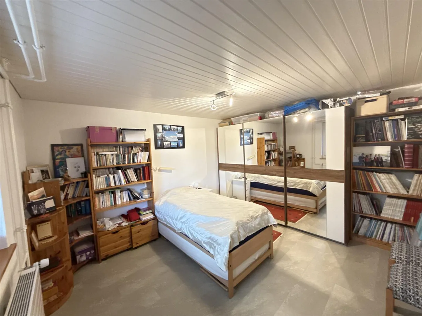 Industry - Photo 4 of 13