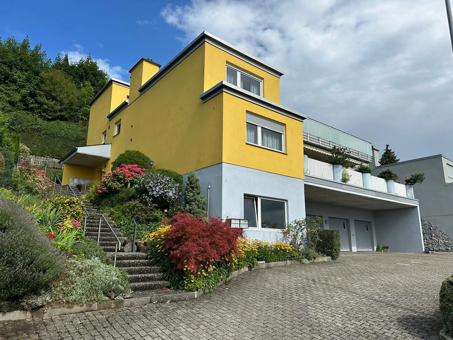 Dans une maison bifamiliale avec intimité et vue dégagée - Photo 16 sur 17