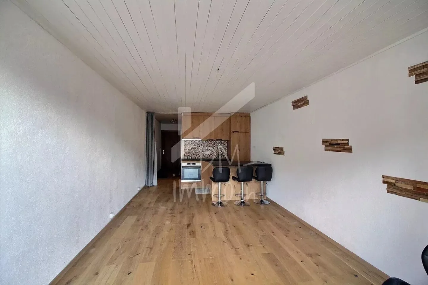 Studio ristrutturato con balcone - Foto 1 di 6