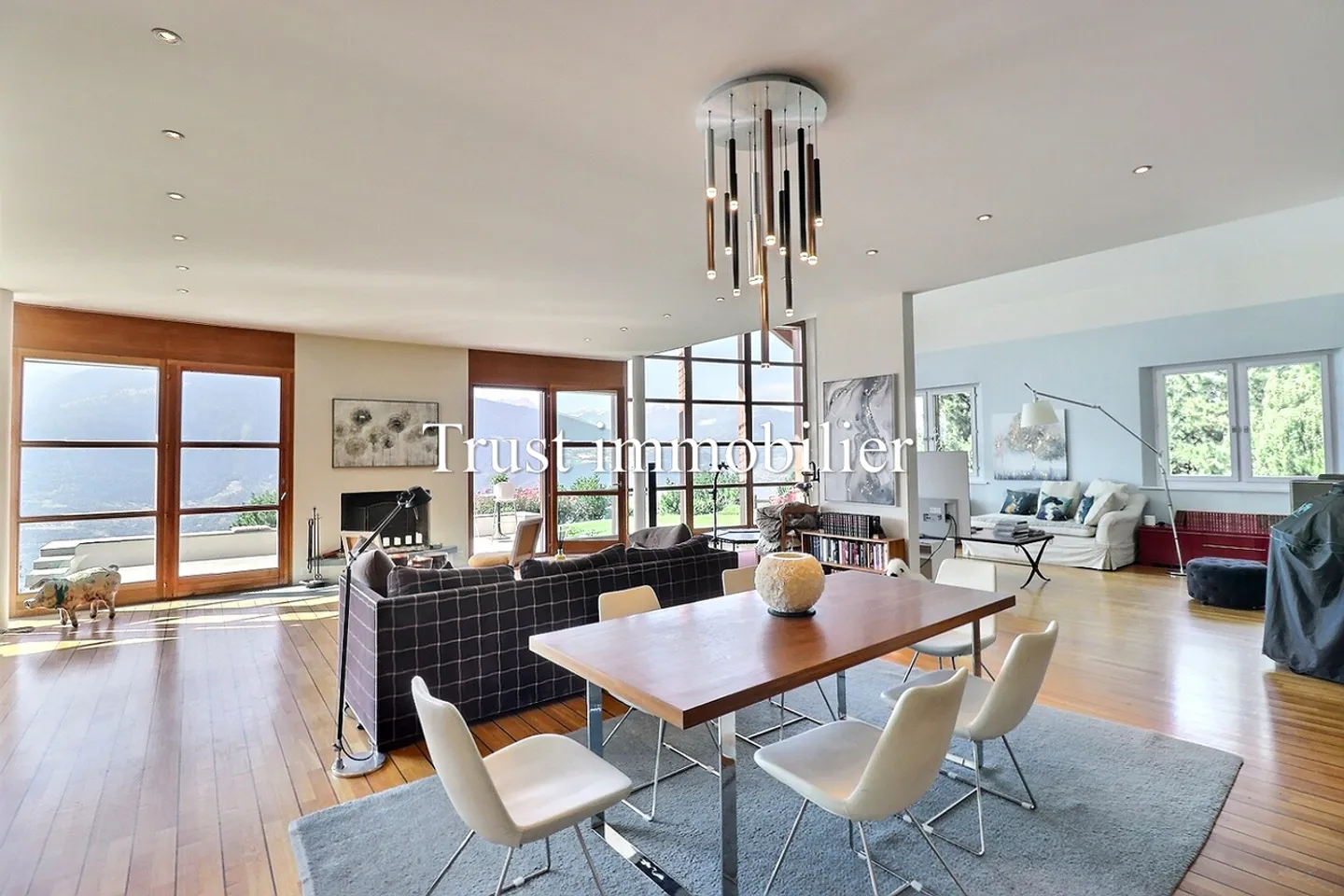 Magnificent spaces for this Villa for rent in Sergnou, Lens - Photo 2 of 29