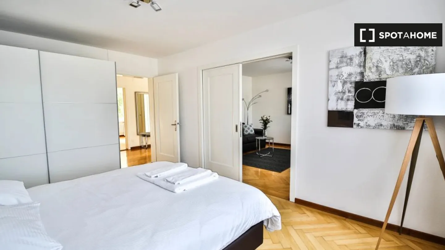 Entdecke, besichtige und miete dein neues Zuhause online mit vollem Vertrauen. - Foto 9 von 14