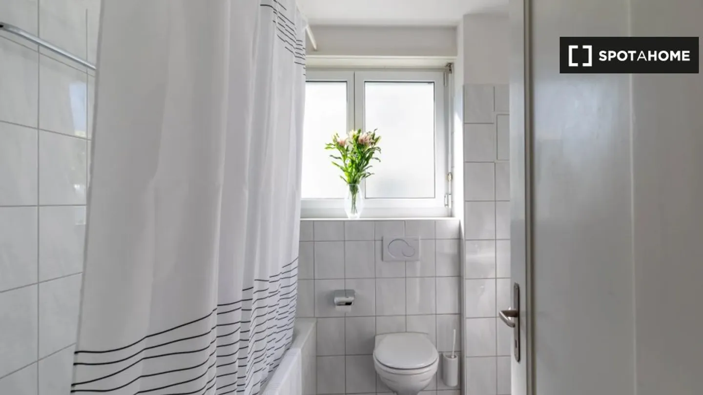 Entdecke, besichtige und miete dein neues Zuhause online mit vollem Vertrauen. - Foto 13 von 14