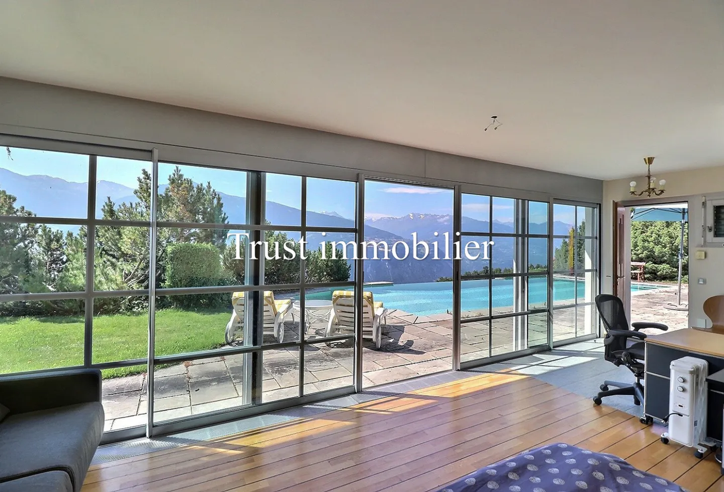 Magnificent spaces for this Villa for rent in Sergnou, Lens - Photo 3 of 29