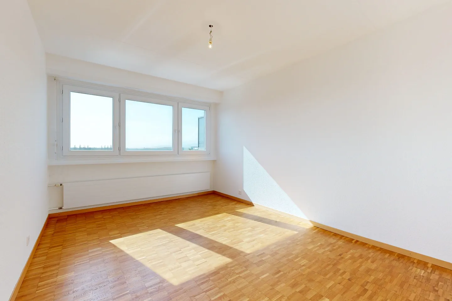 A pleasant living space - Photo 2 of 5