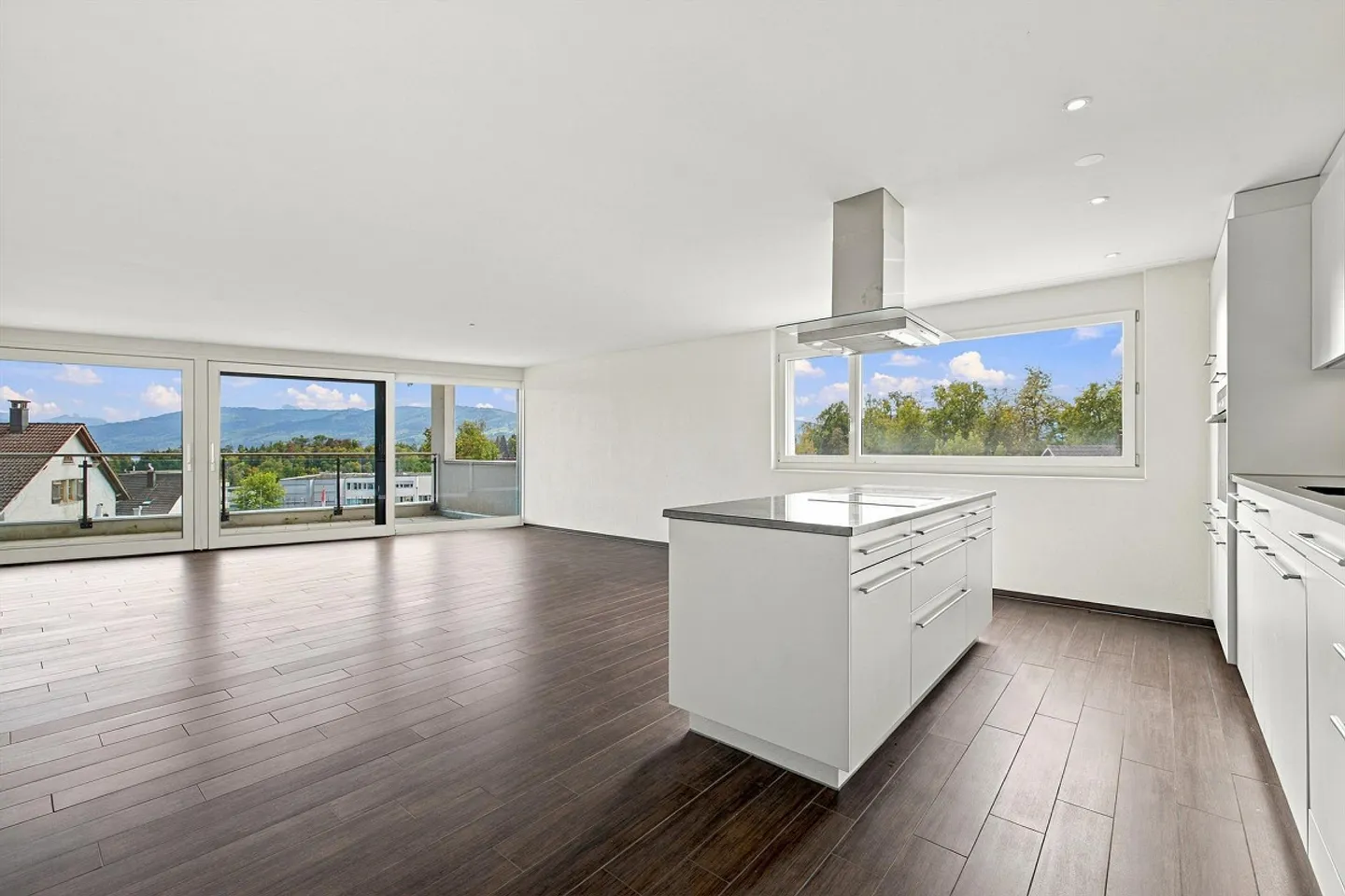 Condominio di 3,5 stanze - Foto 2 di 9