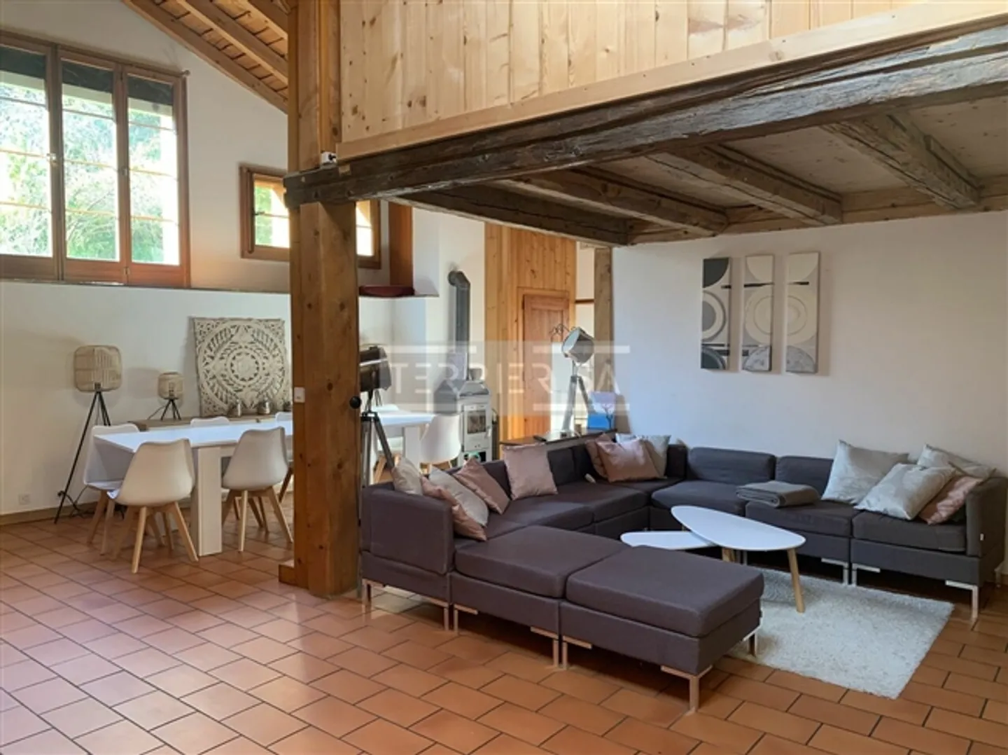 Ancien Ferme Neuchâteloise avec 3 Appartements Pleins de Caractère - Photo 4 sur 13