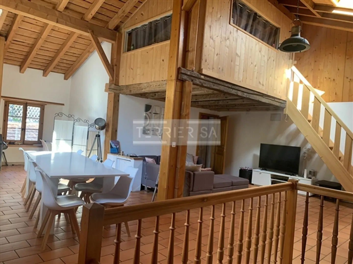 Ancien Ferme Neuchâteloise avec 3 Appartements Pleins de Caractère - Photo 3 sur 13