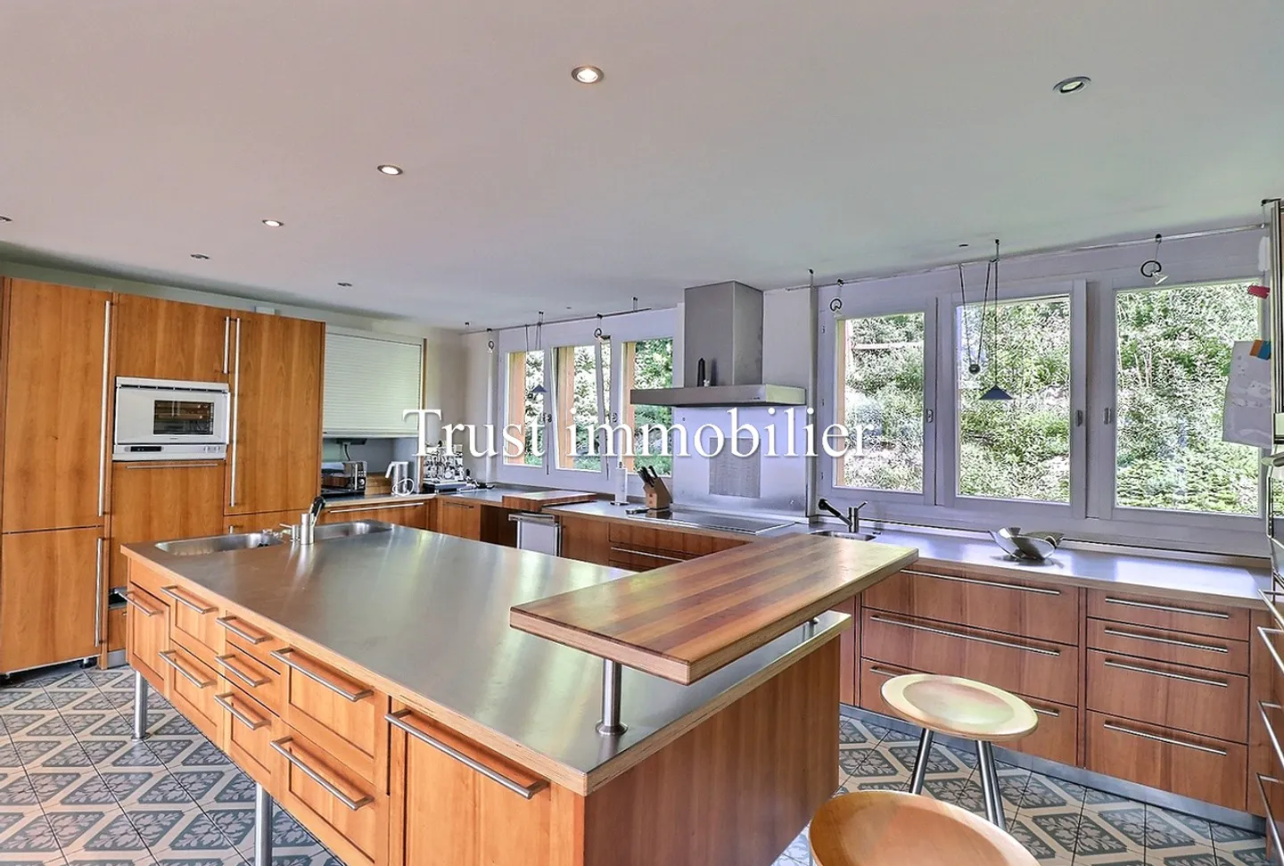 Magnificent spaces for this Villa for rent in Sergnou, Lens - Photo 5 of 29