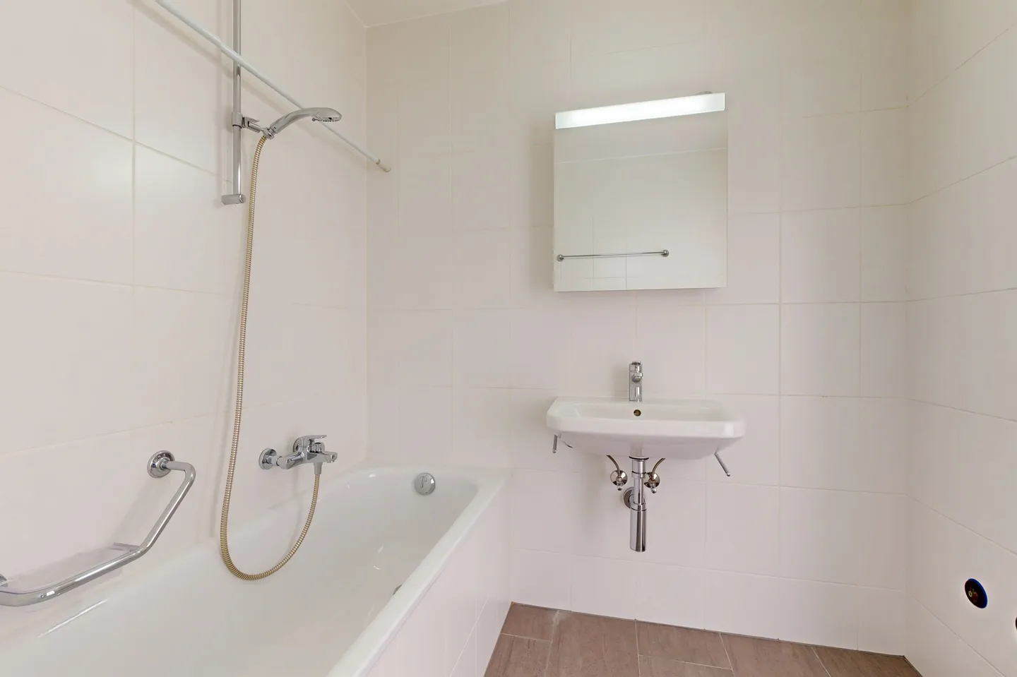 A pleasant living space - Photo 5 of 5